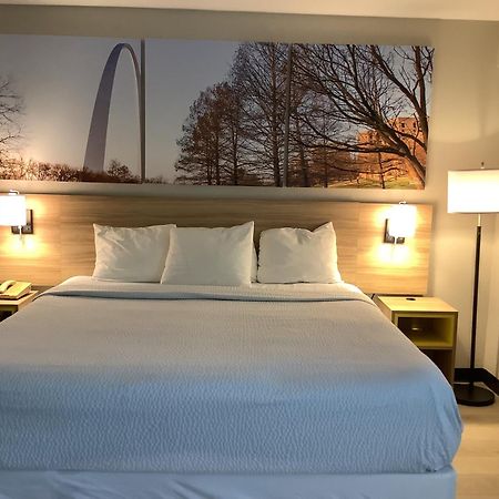 Days Inn By Wyndham Kingdom City Luaran gambar