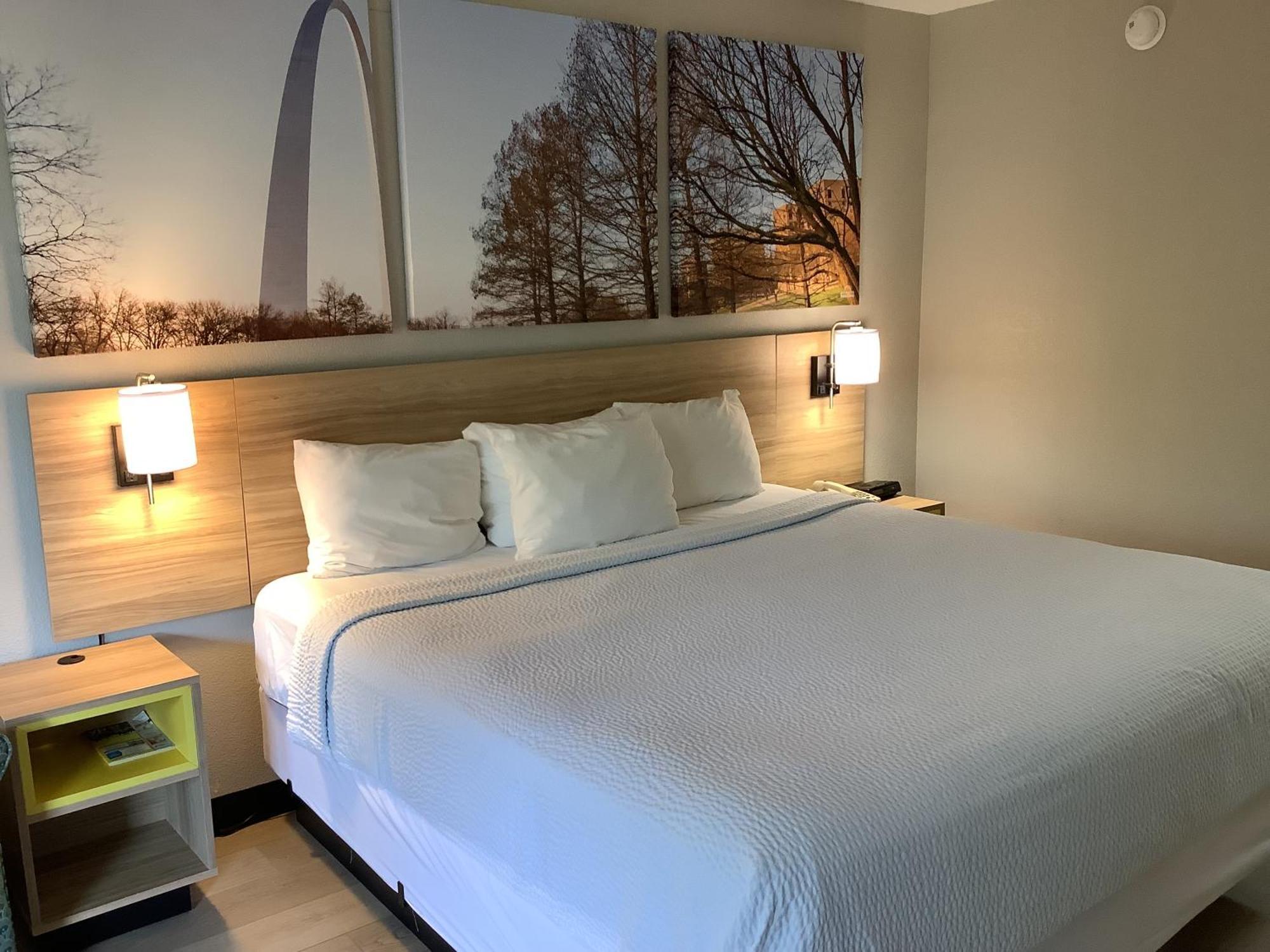 Days Inn By Wyndham Kingdom City Luaran gambar