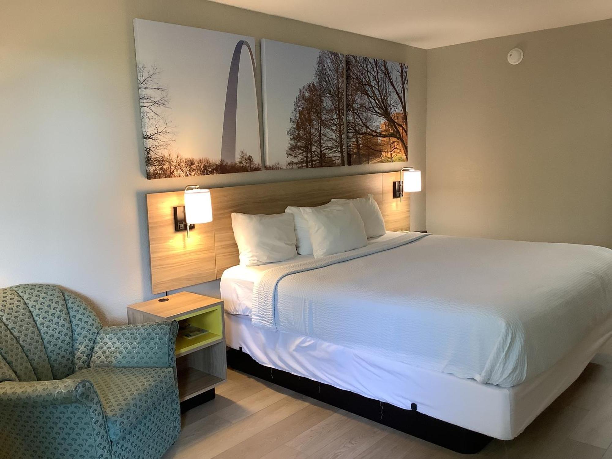Days Inn By Wyndham Kingdom City Luaran gambar