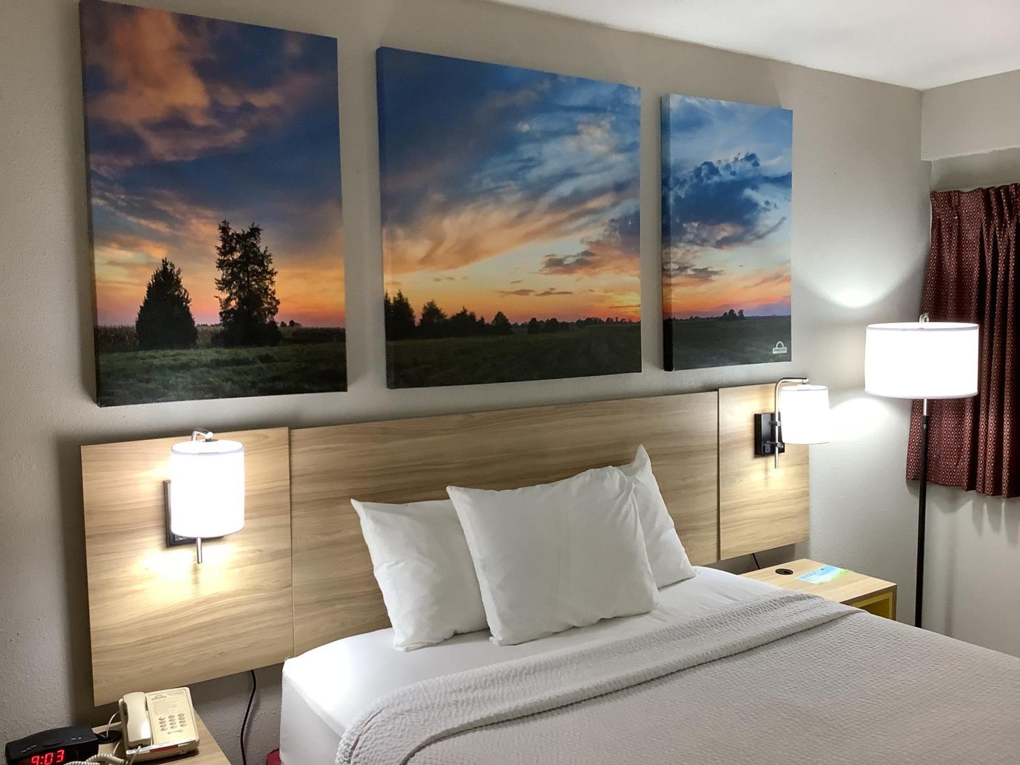 Days Inn By Wyndham Kingdom City Luaran gambar