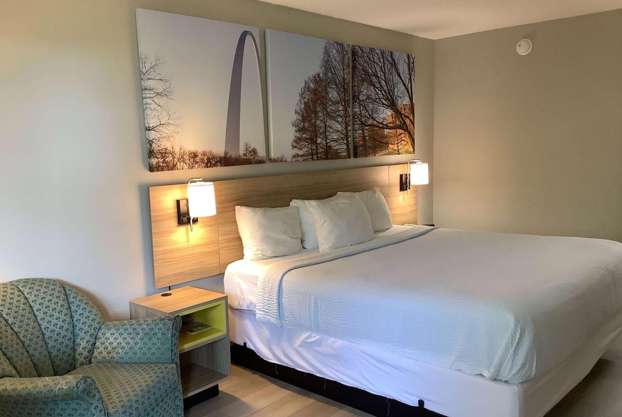 Days Inn By Wyndham Kingdom City Luaran gambar