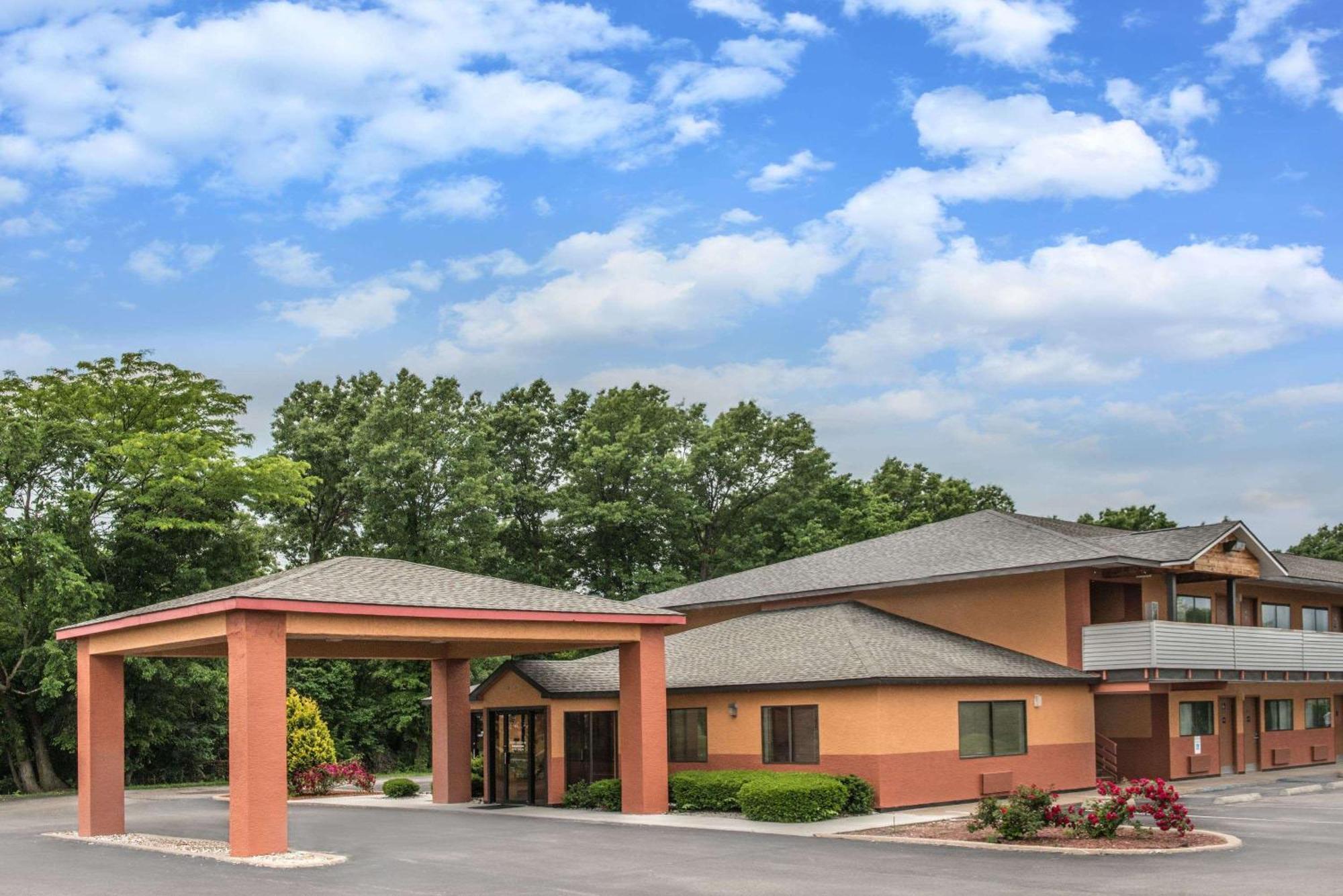 Days Inn By Wyndham Kingdom City Luaran gambar
